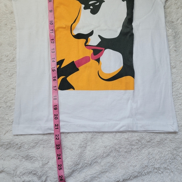 Artwork Graphic Tee - Picture 3 of 4